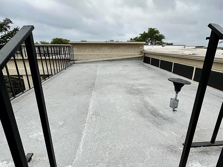 5916 Lago Vista Way #B-10 — Photo 17
