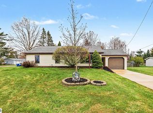 1401 Cummer St, Cadillac, MI 49601
