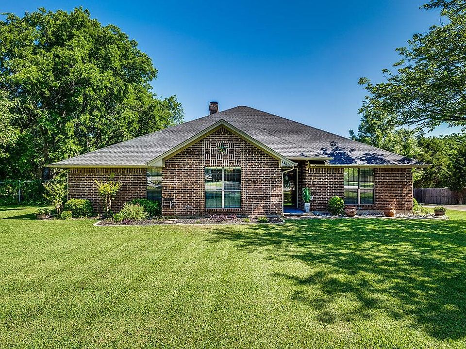 1st image of 4401 Oak Hollow Dr
