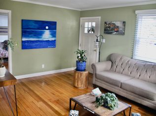 19 Longfellow Dr, Cape Elizabeth, ME 04107