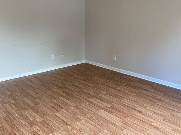 3rd image of 200 Lakecrest Ln #203