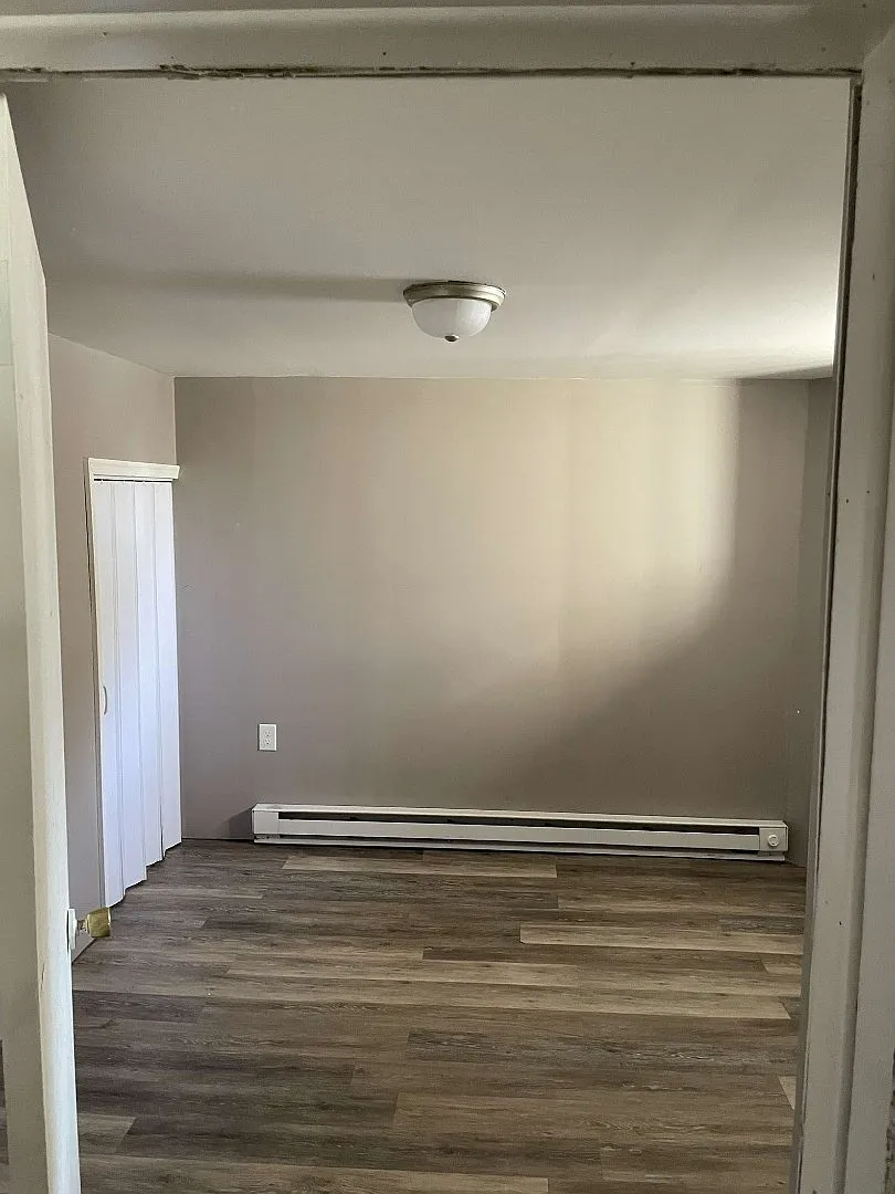 125 E Mill St — Photo 4