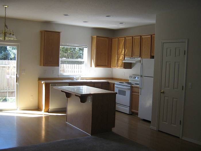 2nd image of 18566 SW Takena Ct