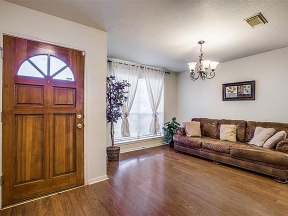 2nd image of 18815 Timbers Dr
