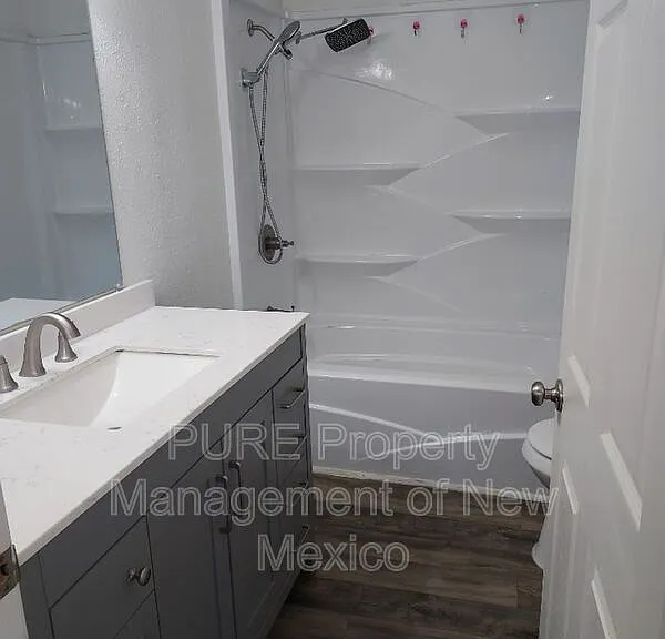 228 Vermont St NE #B — Photo 7