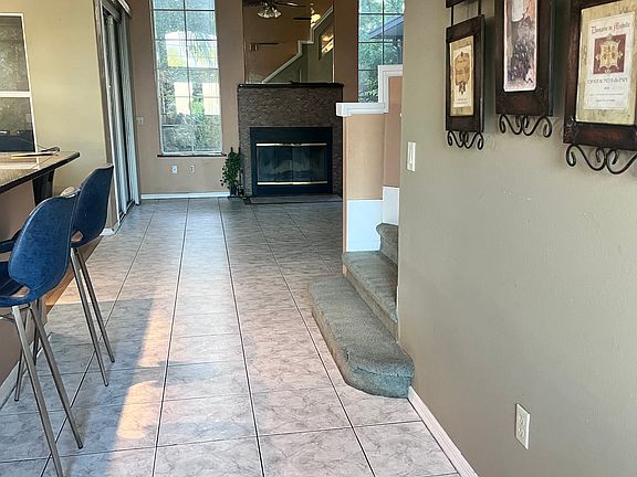 3rd image of 3900 Oak Crest Cir
