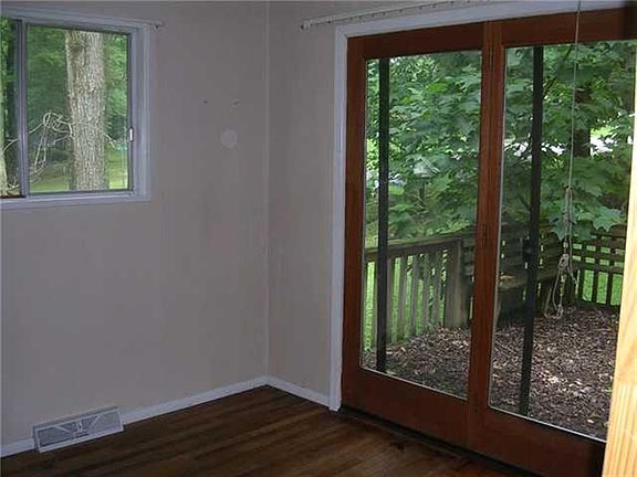 3rd image of 3737 S Plaza Dr