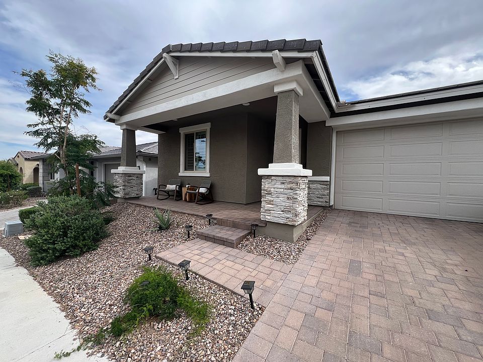 1st image of 827 E Marblewood Way
