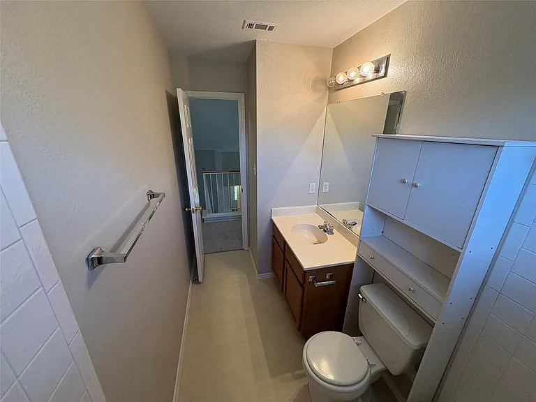 1008 Stacias Way — Photo 13
