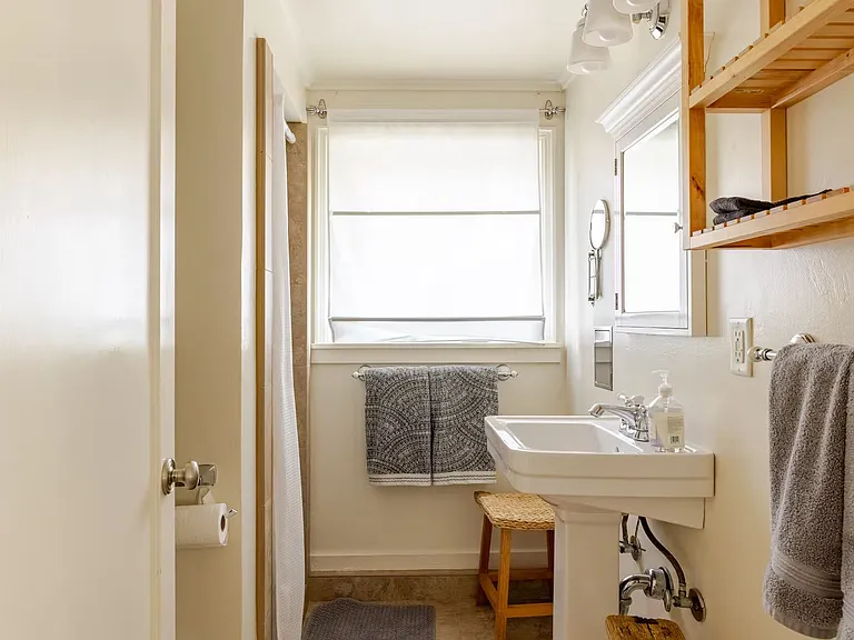 155 Parkside Ter #1 — Photo 23