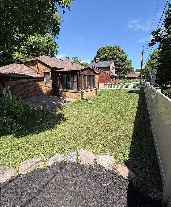4 bed, 1988 sqft, $2,600 — Photo 4