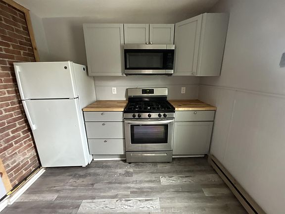 2nd image of 35 Younglove Ave Floor 2