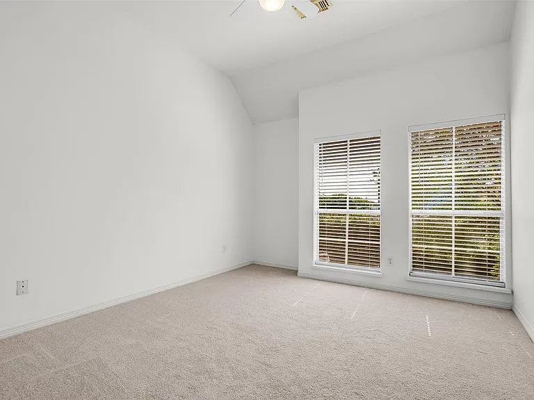 4916 Travis St — Photo 19