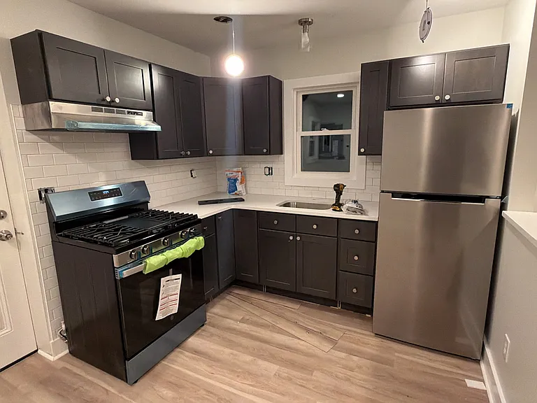 7 Starling Ave — Photo 1