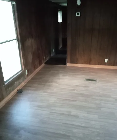 152 Rogers St — Photo 4