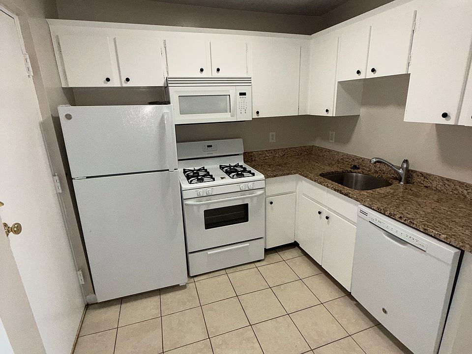 1st image of 220 Quincy Ave APT 10