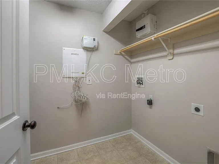 8921 Inkster St — Photo 21