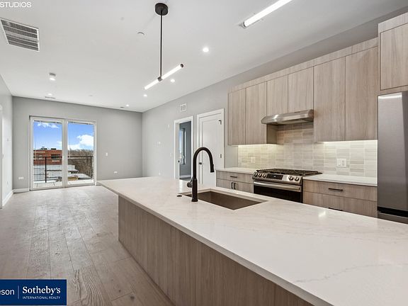 5th image of 7006 N Glenwood Ave #3B-2Ba-1218Sqft