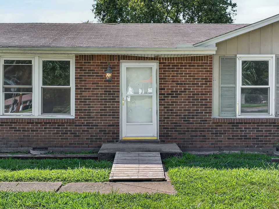573 Waldorf Dr