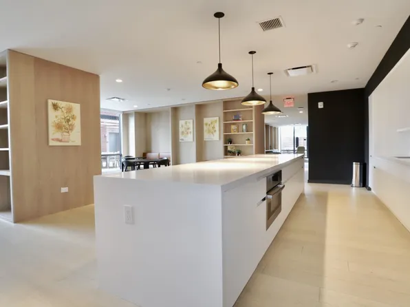 151 Bay Street image 17 of 30