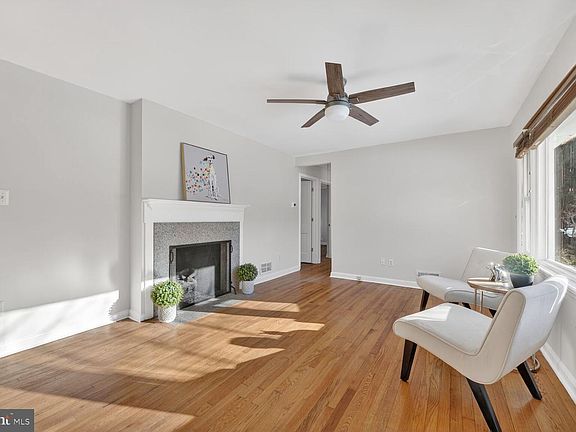 4th image of 7915 Fairfax Rd