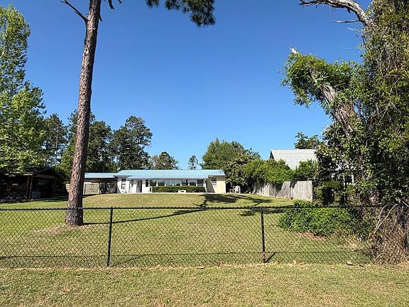 4th image of 8133 Clearwater Dr