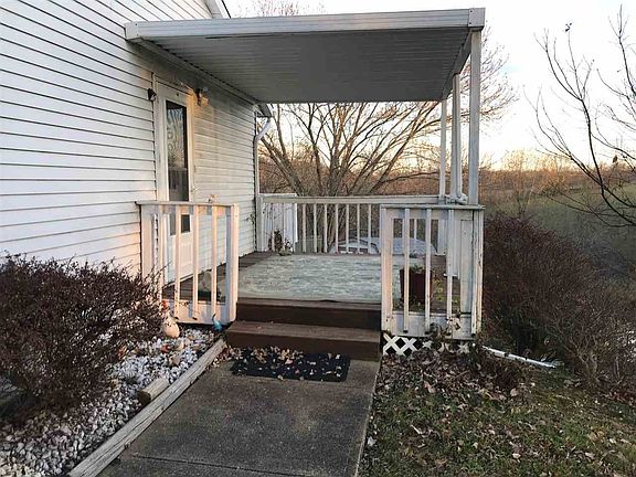 3rd image of 10 Lakeview Dr