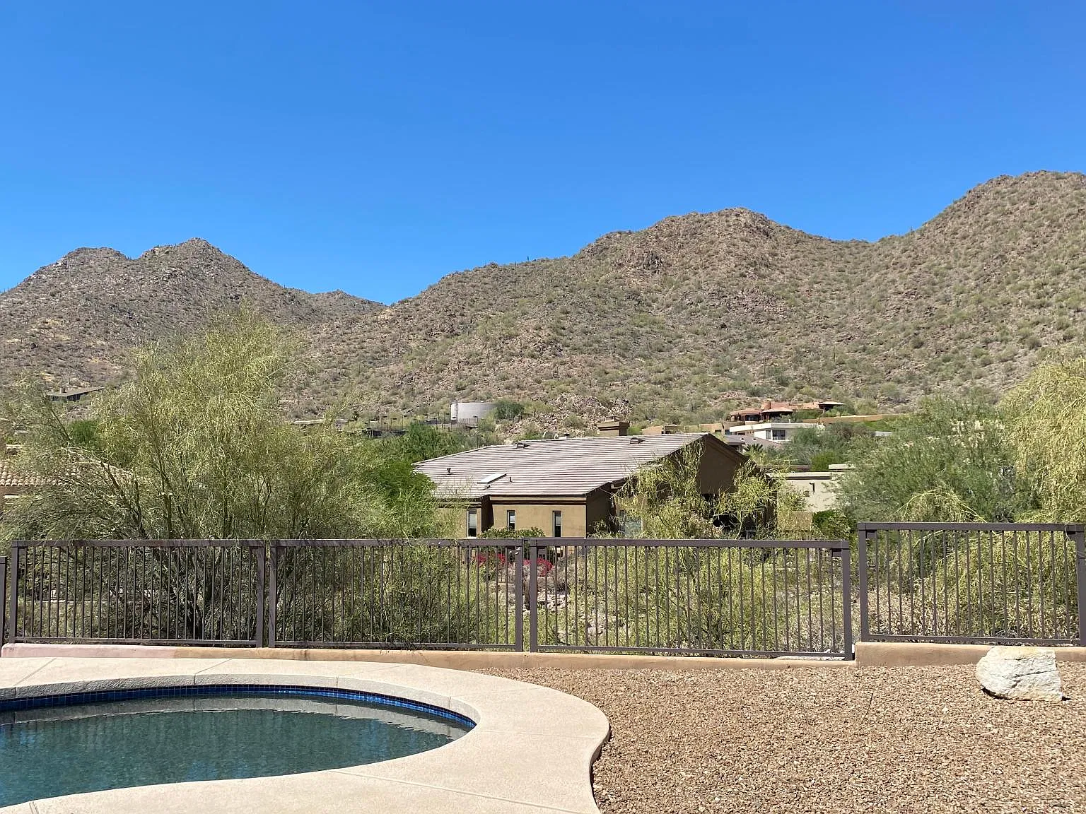 3 bed, 2026 sqft, $3,900 — Photo 4