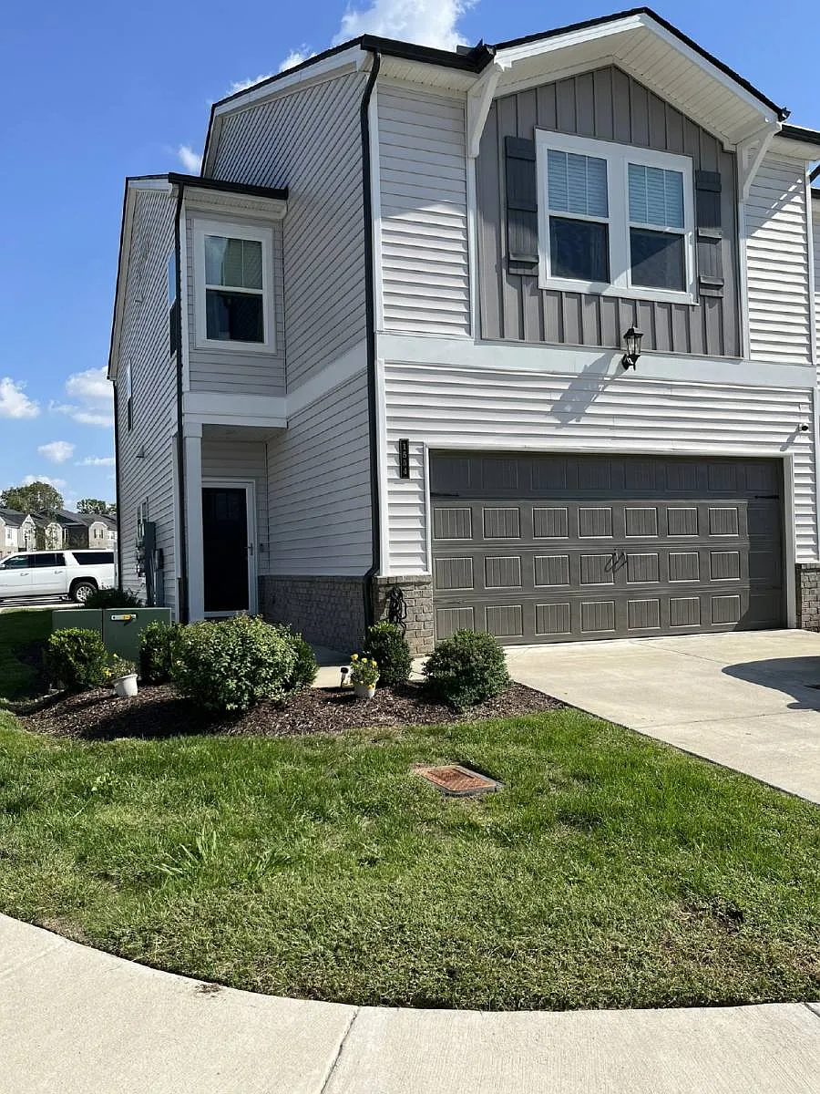 Building Photo - 1554 Olympic Ln