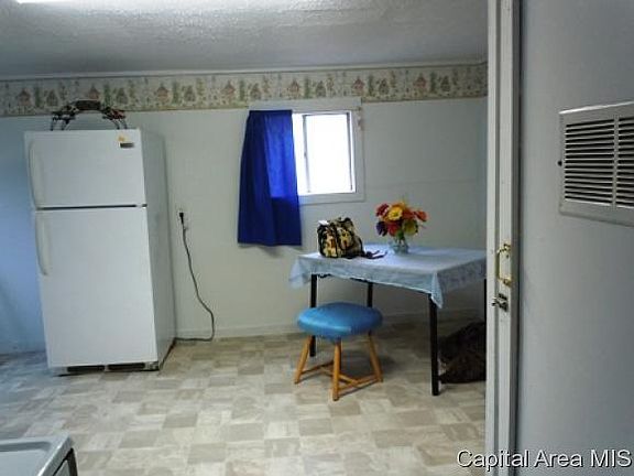 5th image of 1545 Rock Island Ave