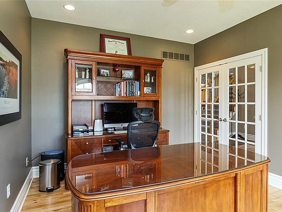3rd image of 7303 Eagle Crest Dr