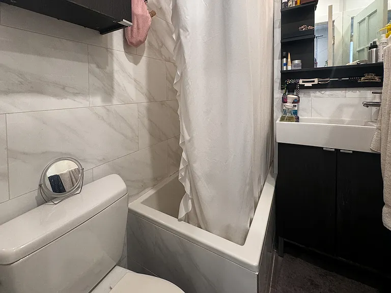 132 Dupont St #2L — Photo 14