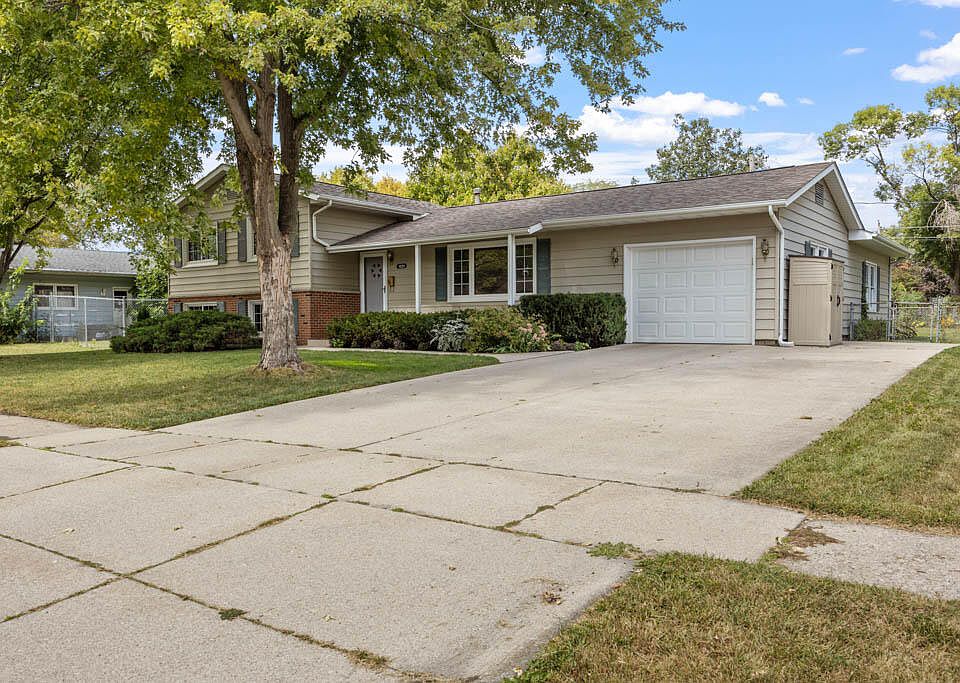 1231 25th St, Ames, IA 50010 Zillow