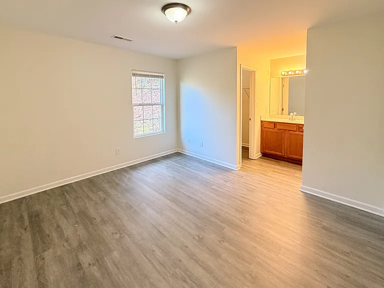 137 Felix Rd — Photo 3