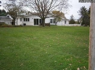 228 S Bayshore Dr, Columbiana, OH