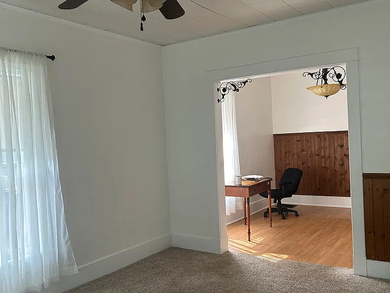 417 W Ferry St — Photo 2