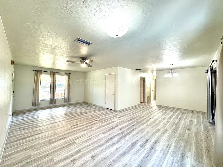 1074 Gerona Ave — Photo 5
