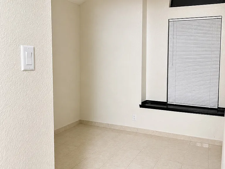 10918 Yogi Berra Cir — Photo 8