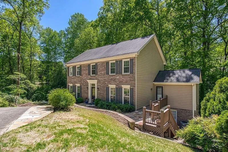 4 bed, 3.5 bath, 2654 sqft, $2,895 — Photo 1
