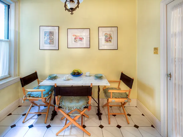 425 East 51st Street image 1 of 3