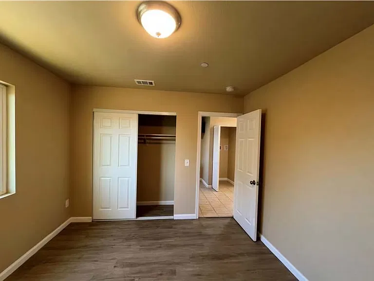 547 Cabrera Ave #B — Photo 5