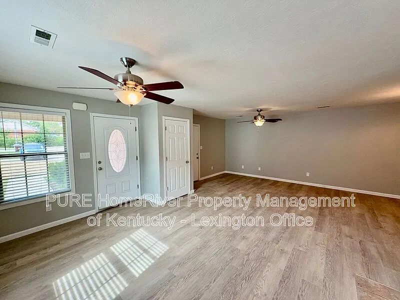 809-811 Red House Rd — Photo 4