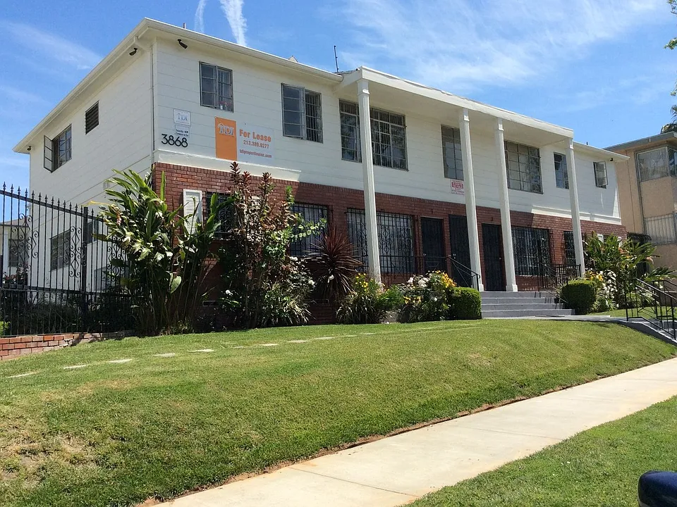 3868 Potomac Ave #2