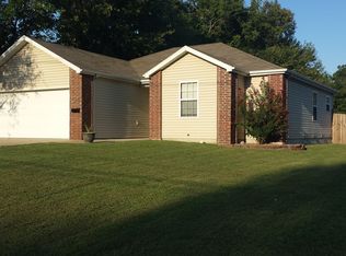 420 N Chicago Ave, Bolivar, MO 65613