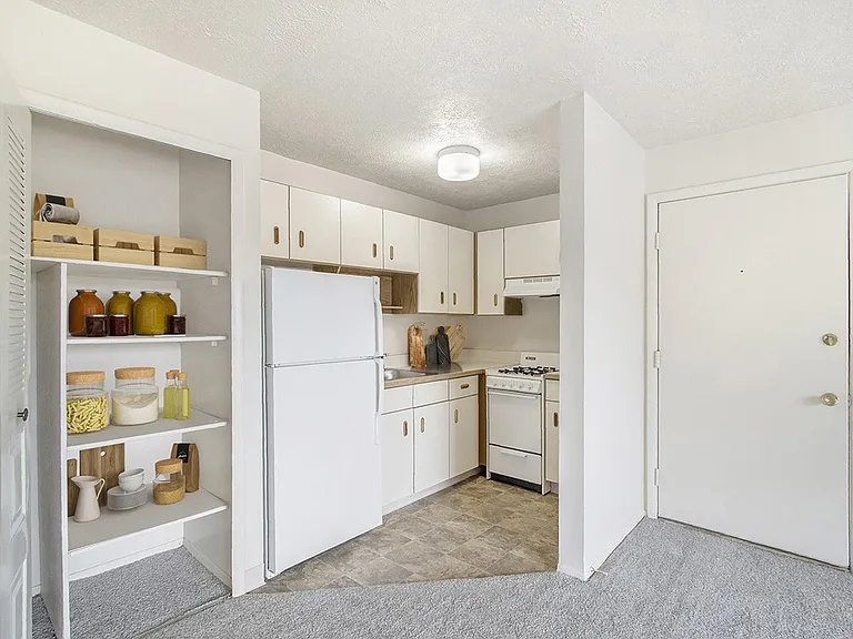Brookside Apartments — Photo 12
