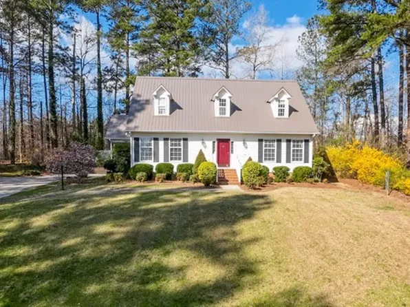 321 Virginia Lee Blvd, Blackstone, VA 23824