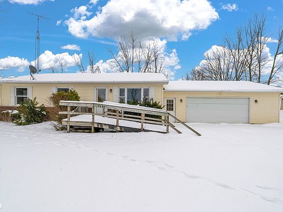 3rd image of 5840 Mortimer Line Rd