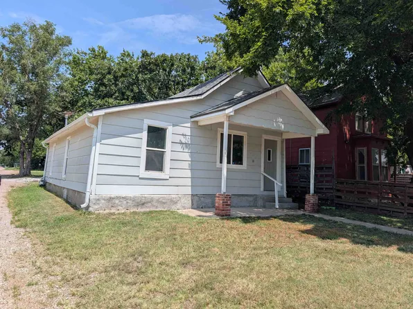 502 E 10th St, Newton, KS 67114