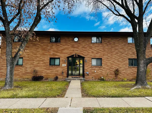 738 Duggan Dr, Dubuque, IA 52003