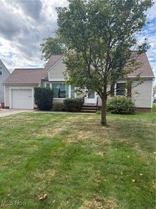 1284 Haverston Rd, Lyndhurst, OH, 44124